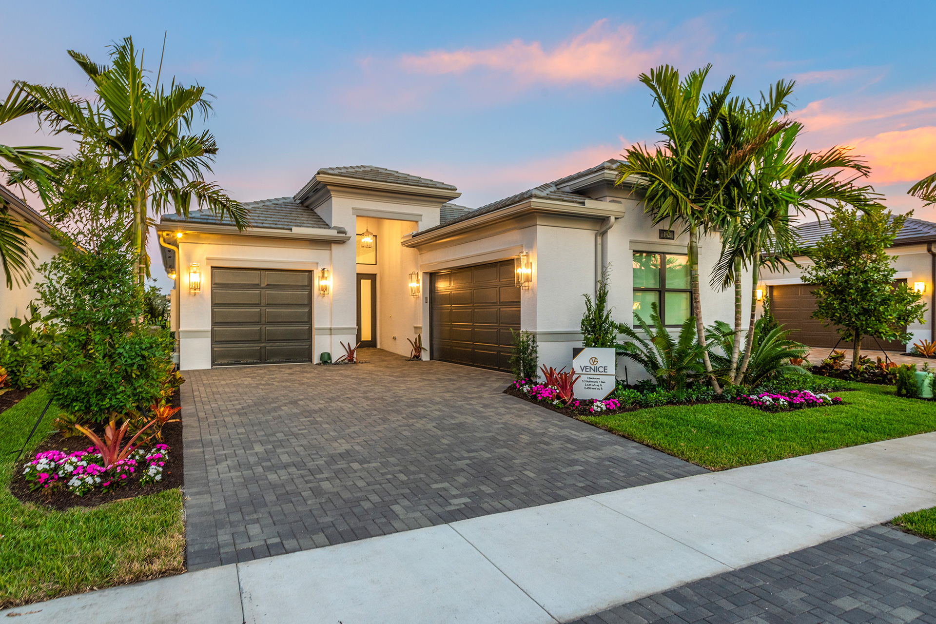 Valencia Grand Venice home exterior