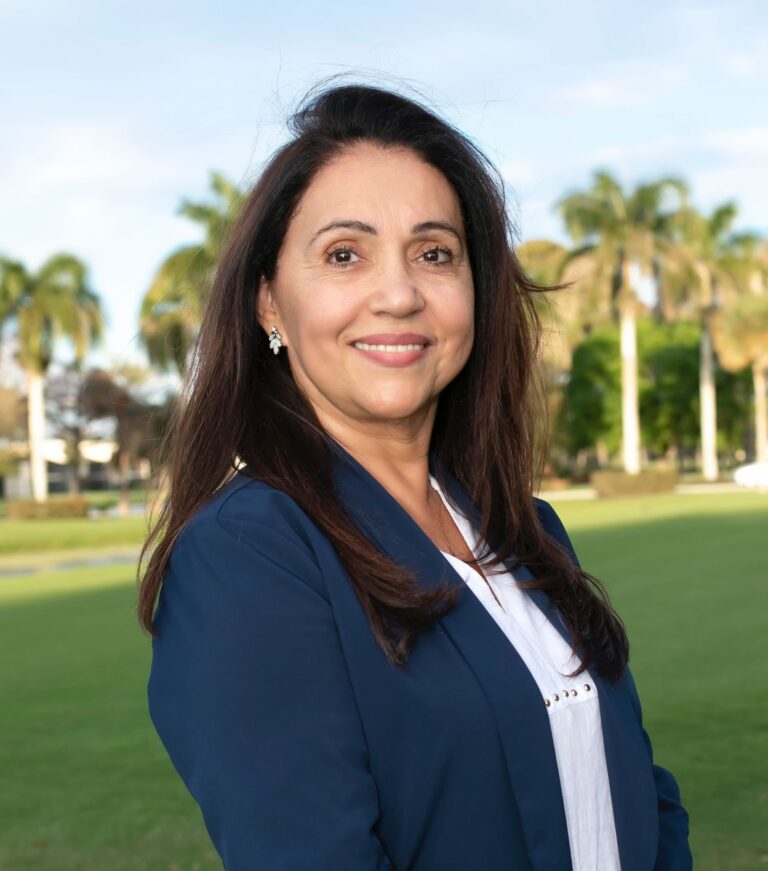 Gislaine Diniz, Realtor